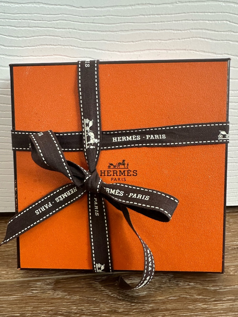 AUTHENTIC Hermes  wallet box with ribbon and tissue